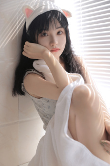 25岁女高中生